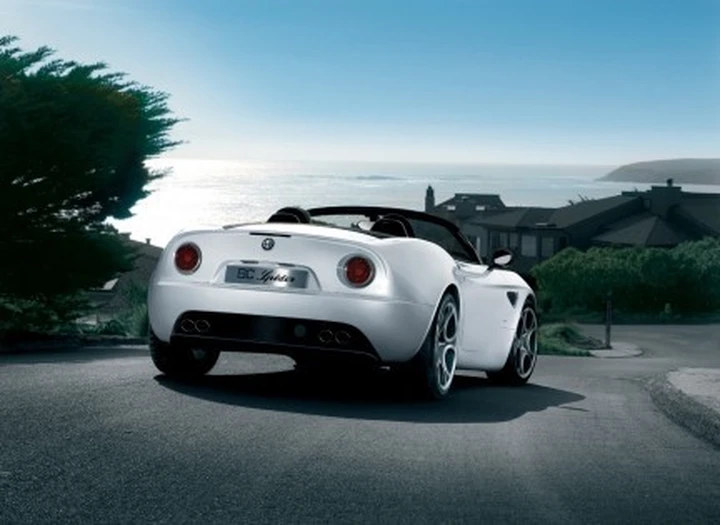 Alfa Romeo 8C Spider: il listino prezzi definitivo