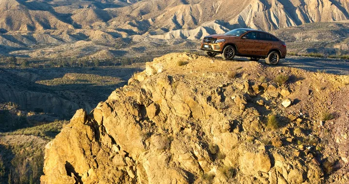 Mercedes SUV Attack: test drive tra le rocce del deserto di Almeria