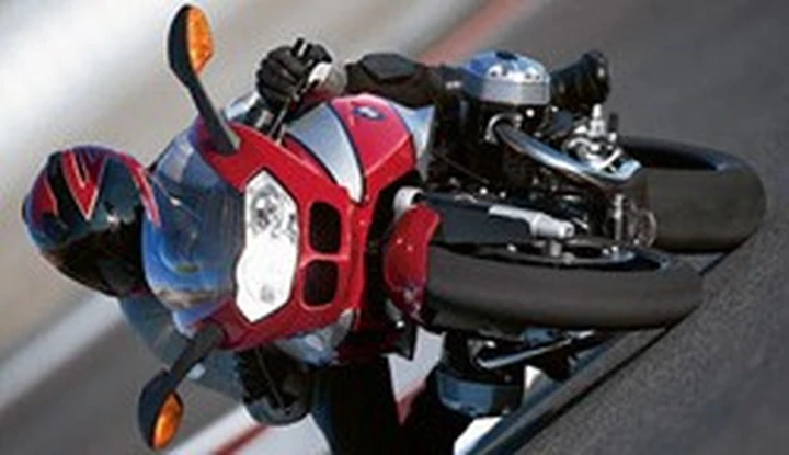 Prova la BMW R 1200 S in pista