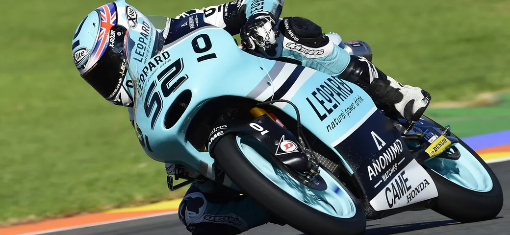 Moto3 Valencia: Kent 1° nel Day-1, Top 10 per Bulega