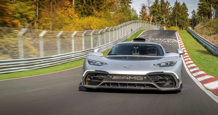 La Mercedes-AMG ONE fa il tempo record al Nürburgring | Video