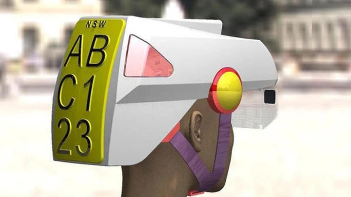 Casco con targa per i ciclisti, proposta shock dall'Australia