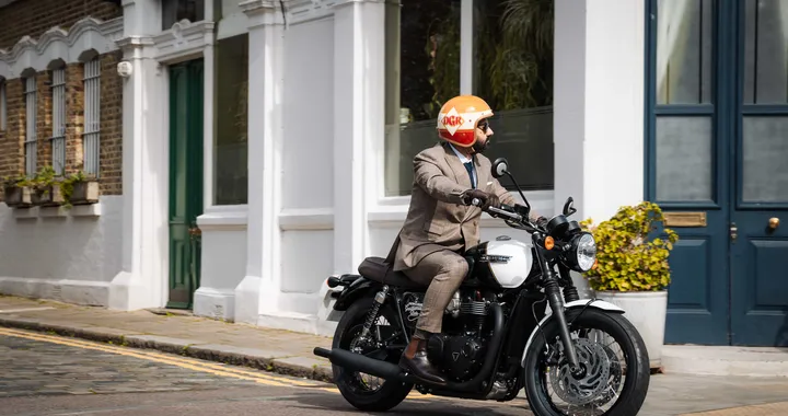 Triumph: ecco la Bonneville T120 Black Distinguished Gentleman's Ride Limited Edition