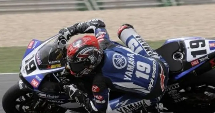 Sbk a Valencia fra conferme e ribaltoni. Vola il fenomeno  Spies (Yamaha), tengono le Ducati e le Suzuki, crollo Aprilia