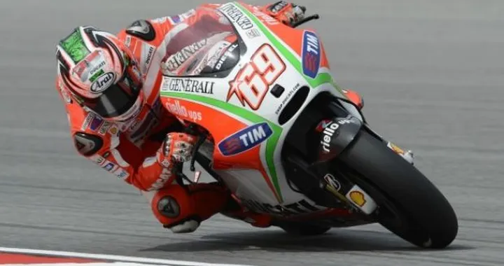 Hayden: "le mani tremano ancora per il chattering". Rossi: "vedremo a che ora arriverà la pioggia"