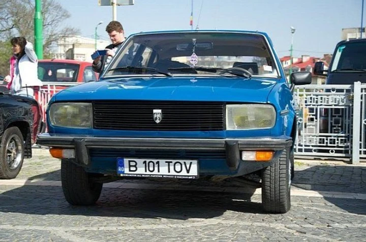 Dacia: immagini ed informazioni sulla 2000 di Ceausescu