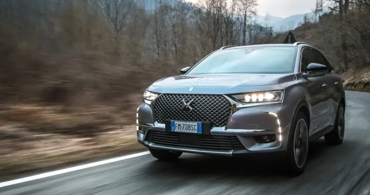 DS 7 Crossback 2021: nuovi allestimenti e prezzi