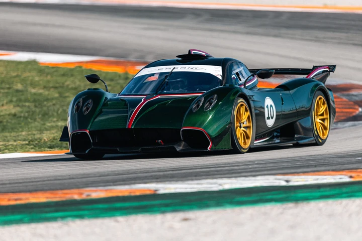 Una Pagani Huayra R esposta sul lago di Como per il FuoriConcorso 2024