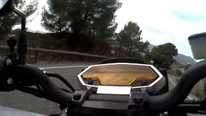 Video onboard Kawasaki Z1000 2010