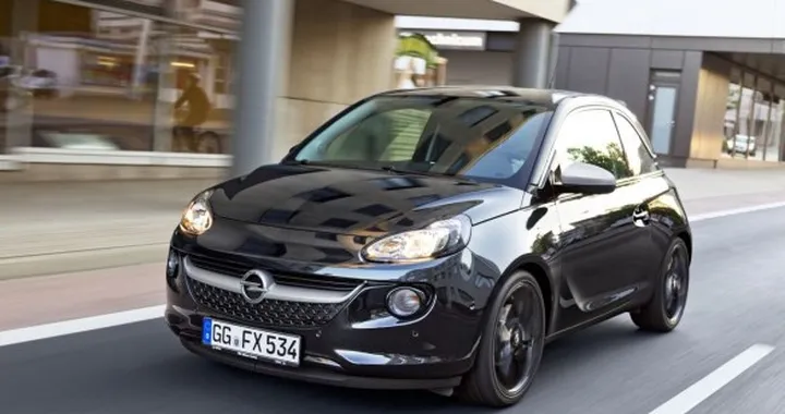 Salone di Francoforte 2013: Opel Adam Black Link e White Link