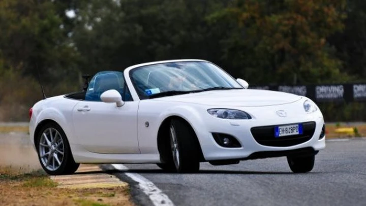 Mazda MX-5 Record Series White 2.0: il test di autoblog