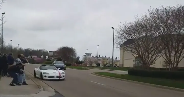 USA: lo schianto della Dodge Viper [Video]