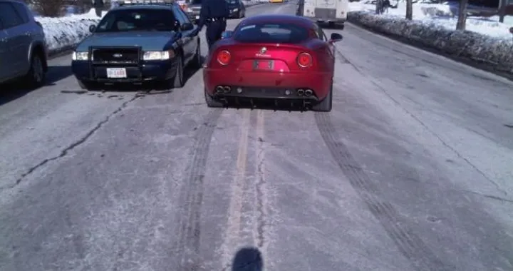 Alfa Romeo 8C Competizione: strano guasto per un esemplare a Boston