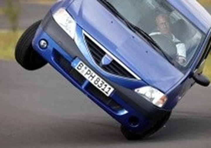 Dacia Logan - ribaltata alla prova dell'alce