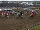 Tempesta di sabbia in arrivo in Sardegna: Gajser guida, ma Honda HRC schiera i suoi assi
