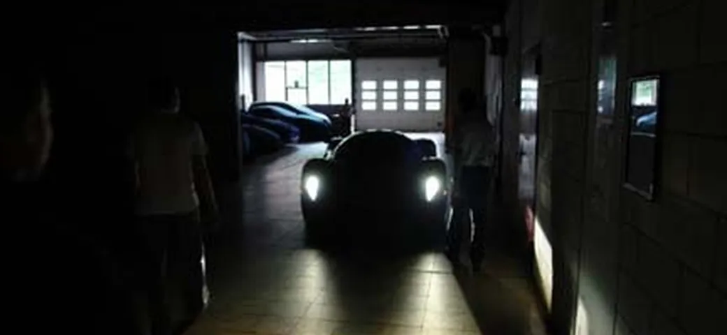 Ferrari 612 P 4/5: due fari nel buio
