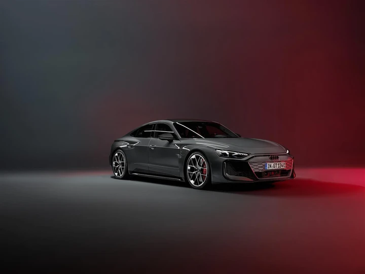 Nuova Audi e-tron GT: evoluzione elettrica e performance all’avanguardia