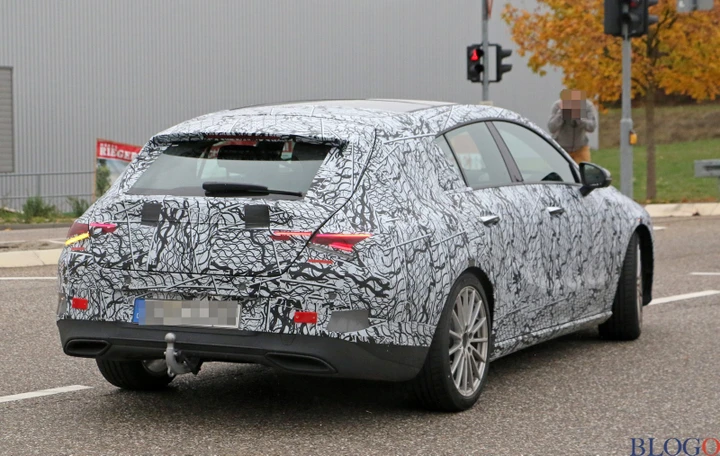 Mercedes CLA Shooting Brake: foto spia seconda generazione