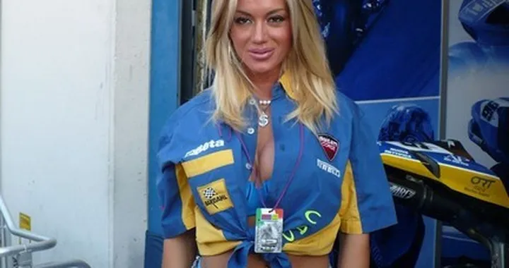 Paddock Girls di Vallelunga by Motoblog
