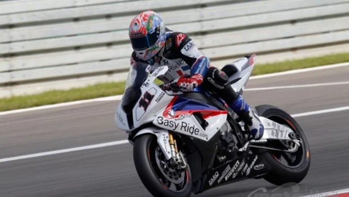 WSBK, test di Magny Cours: per Corser e Haslam  S 1000 RR 2011 più potente ed equilibrata