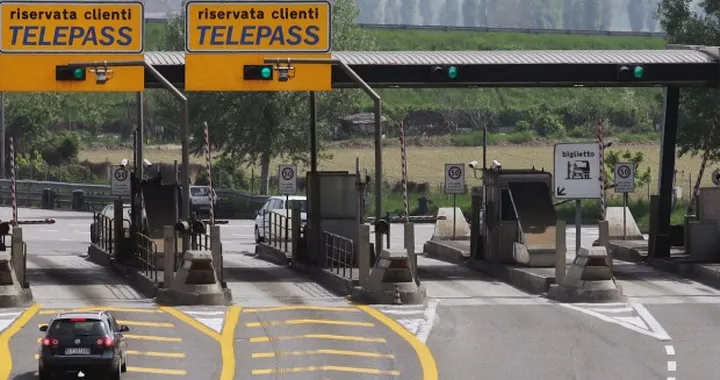 Autostrade: pedaggio non pagato, ma è una truffa