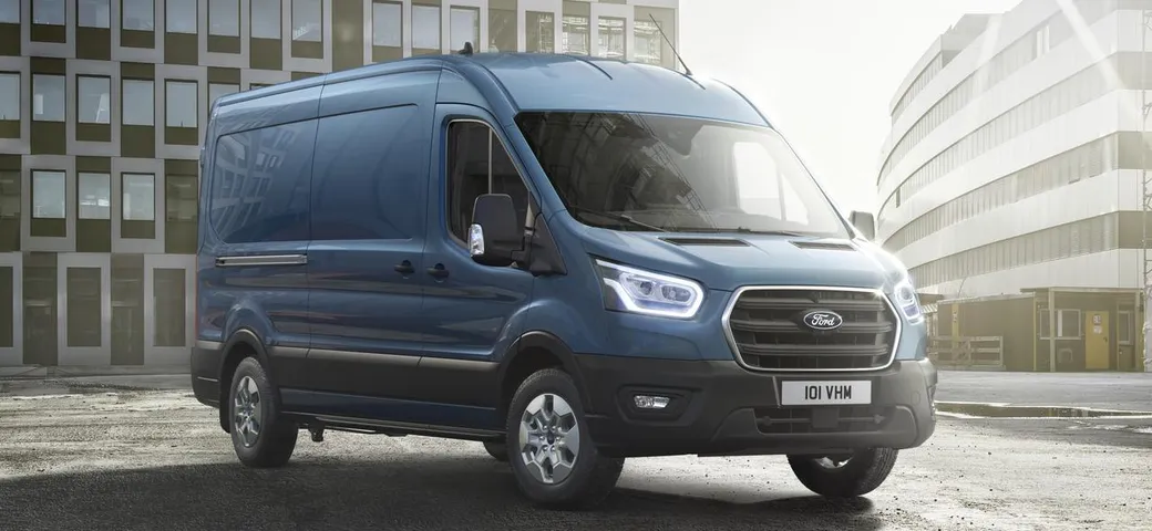 Ford Transit 2024: il furgone si rinnova con tante novità [FOTO]