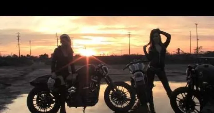 Un giornata tipo nell'officina Roland Sands /video