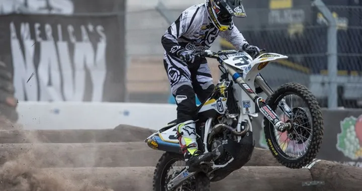 X Games 2015: vittoria del 43enne Mike Brown (Husqvarna)