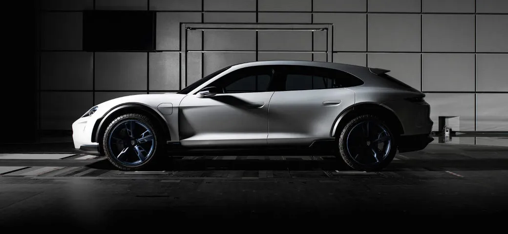 Porsche elettrica Tycan Cross Turismo