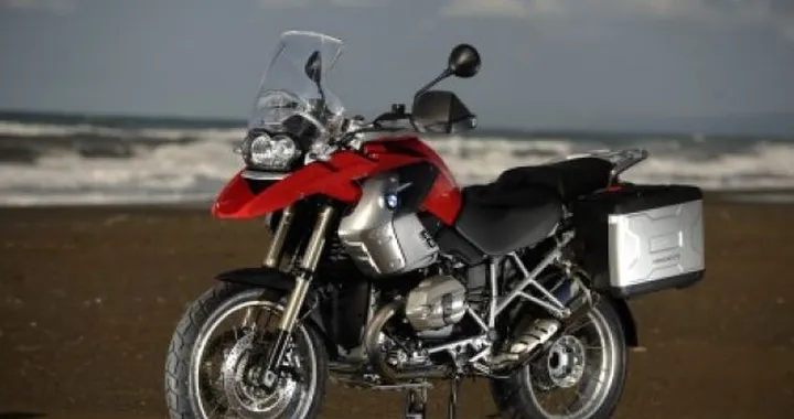 BMW Motorrad: nonostante la crisi, perde meno delle concorrenti