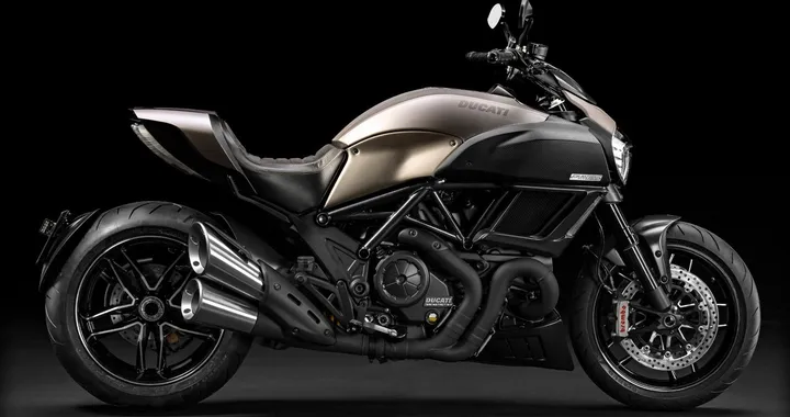 Ducati Diavel Titanium 2015 [Video]