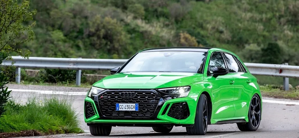 Audi RS3 Sportback e A3 Sportback TFSI e: primo contatto sulle strade della Targa Florio