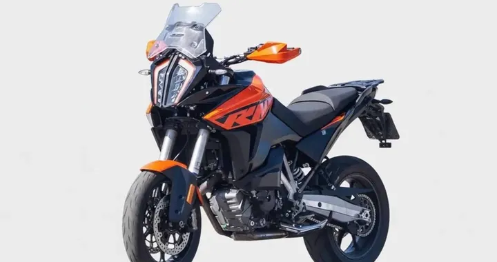 KTM svela la 1390 SMT: sportiva touring per sfidare BMW e Ducati