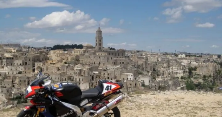 Foto del giorno: Aprilia RSV 1000 Haga a Matera