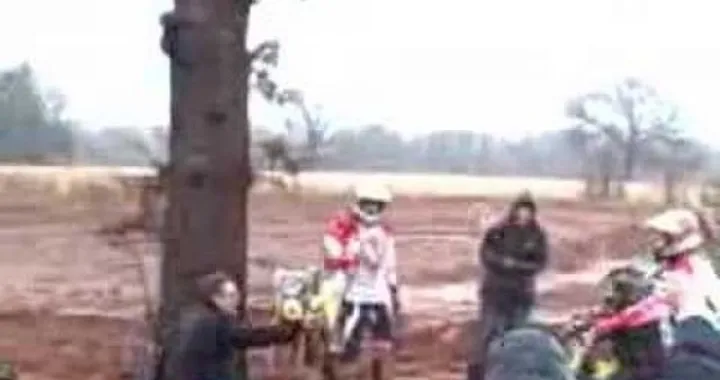 Backflip di Travis Pastrana con passeggero