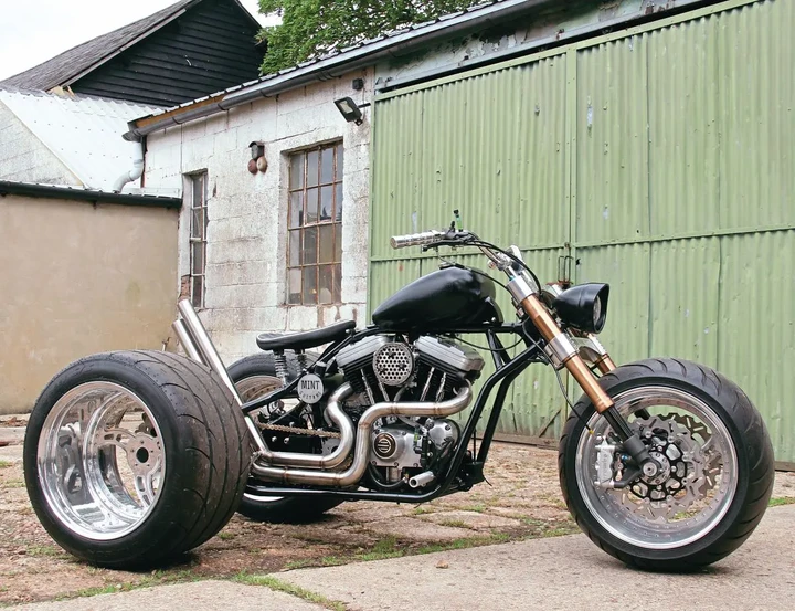 Trike custom Harley: progetto estremo firmato Mint Customs