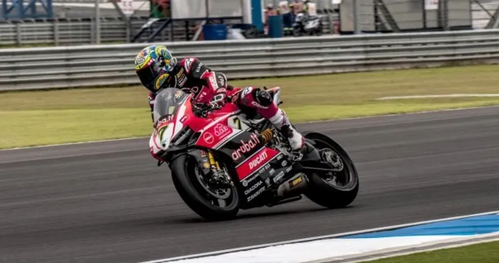 SBK, Davies sprona la Ducati: "Ad Aragon con fiducia"