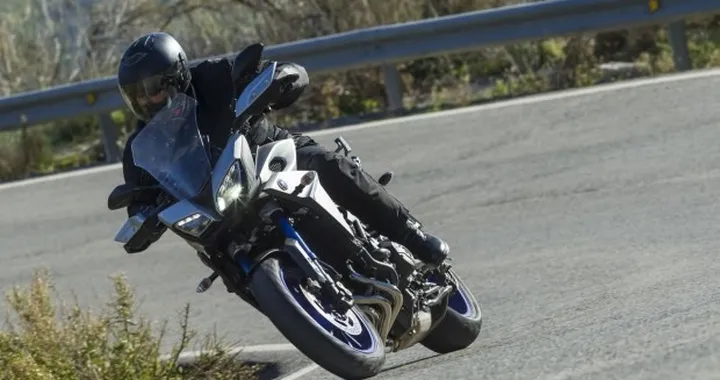 Yamaha MT-09 Tracer 2015: la prova su strada