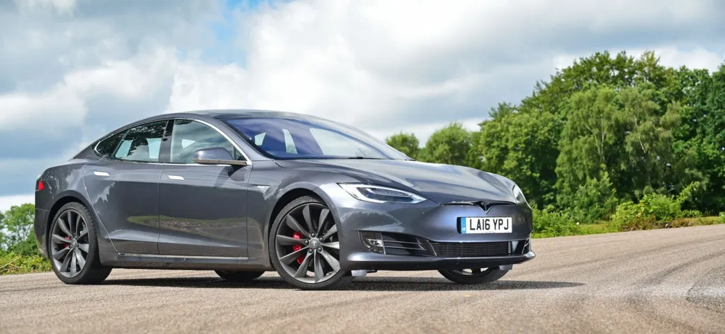 Tesla: negli USA nuove Model S e X depotenziate