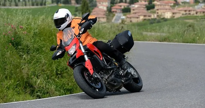 Ducati Hyperstrada 2013: il test di Motoblog