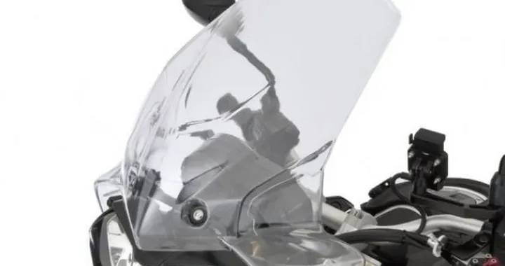 Triumph Tiger 800: il catalogo accessori ne rivela le linee