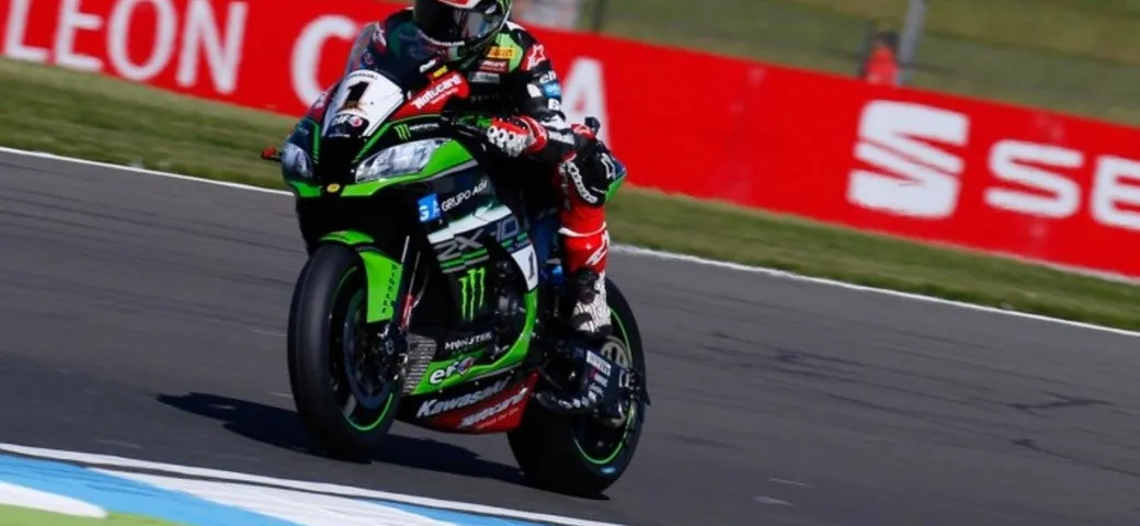 SBK Donington 2017: Tripletta Kawasaki, Rea primo