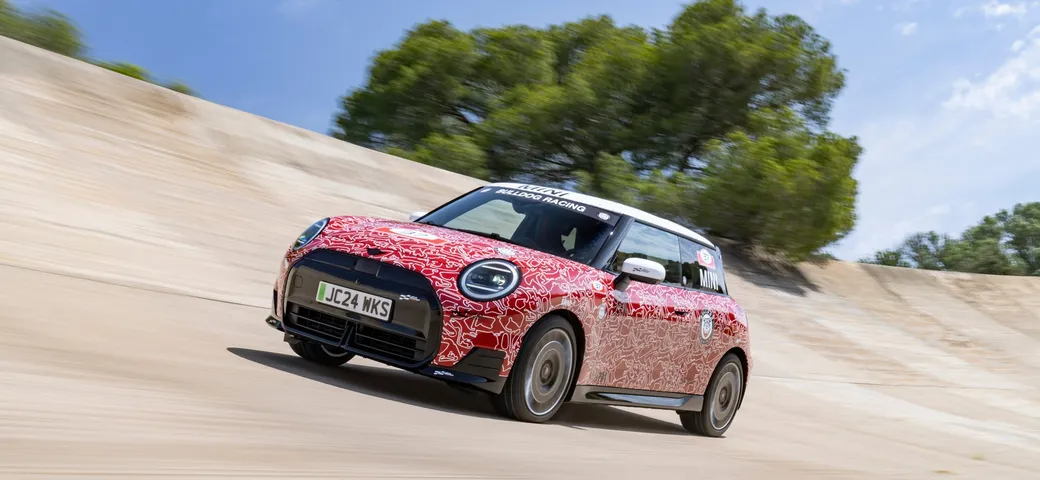 La MINI John Cooper Works elettrica al Goodwood Festival of Speed 2024