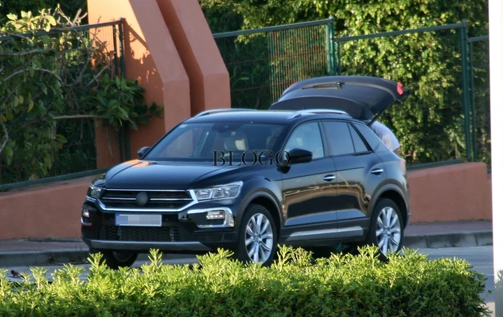 Volkswagen T-Roc: prime foto spia