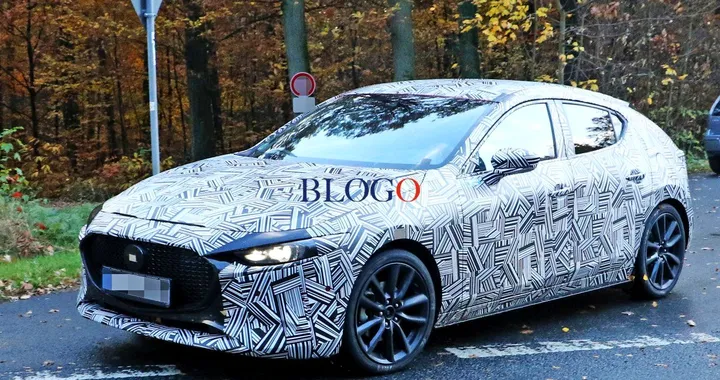 Nuova Mazda 3: le foto spia su strada della 5 porte giapponese