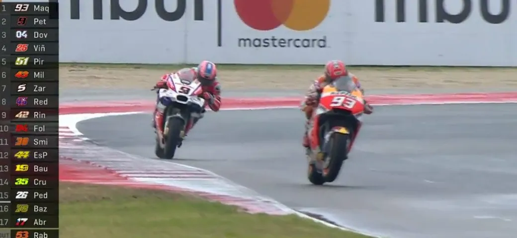 MotoGP Misano 2017 - Marc Marquez 1° all'ultimo giro su Petrucci. Dovi 3°