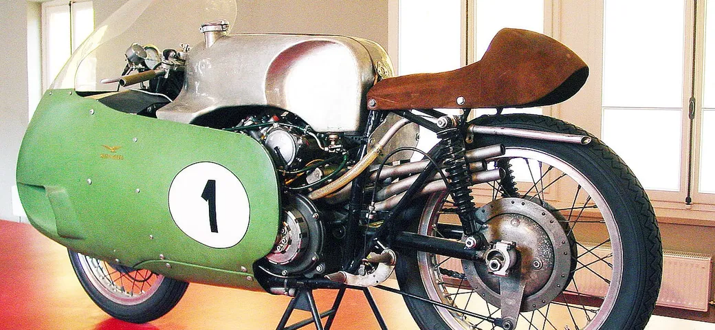 Moto Guzzi 500 8 cilindri, 60 anni fa il mito insuperabile del Made in Italy: 318 Km/h!
