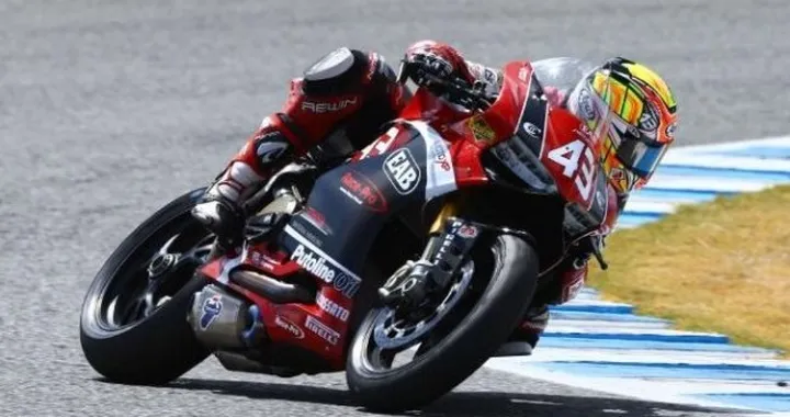 Superstock 1000 Magny Cours 2014: Massei precede Savadori nelle prime libere