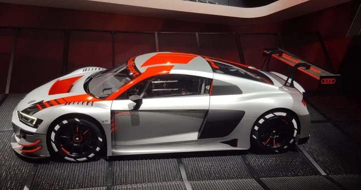 Audi R8 LMS GT3 presentata al Salone di Parigi