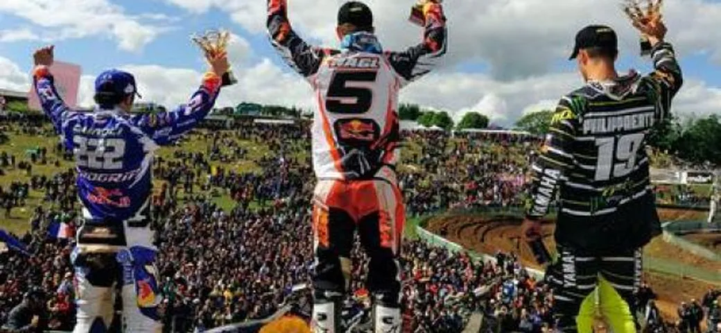 MX1: Philippaerts e Cairoli sul podio in Francia